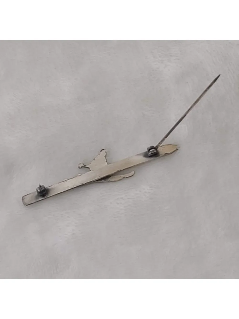 Vintage White Mountains NH Skier Brooch Silver Tone Travel Souvenir Ski Pin